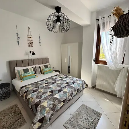 Willa Olive Tree House *